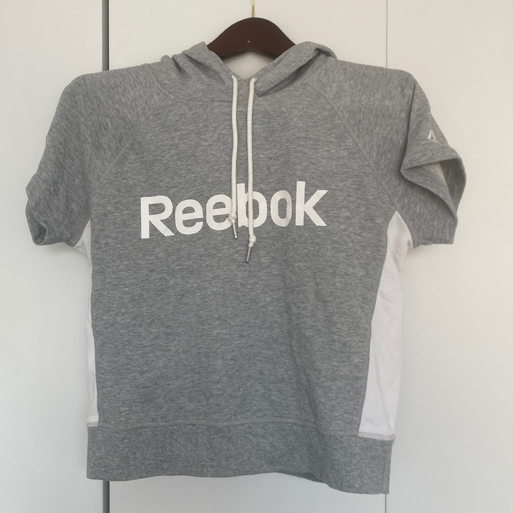 Reebok short sleeve Sweatshirt.